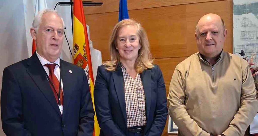 Visita de la Asociación Cultural Santiago al Parlamento Regional