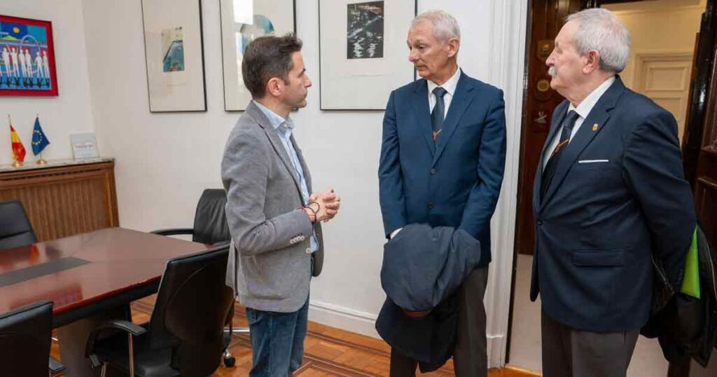 Entrevista con el Delegado del Gobierno en Cantabria D. Pedro Casares Hontañón 